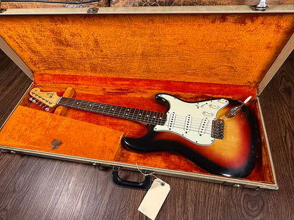 1964 Fender Stratocaster - Three Tone Sunburst - OHSC