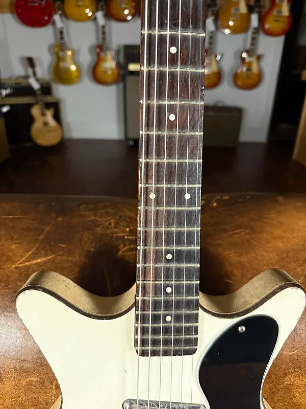 1959 Danelectro 6016 DC-1 Deluxe Single Pickup Shorthorn - White