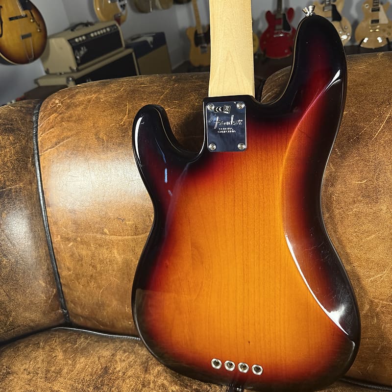 2018 Fender American Professional Precision Bass - 3 Tone Sunburst - OHSC