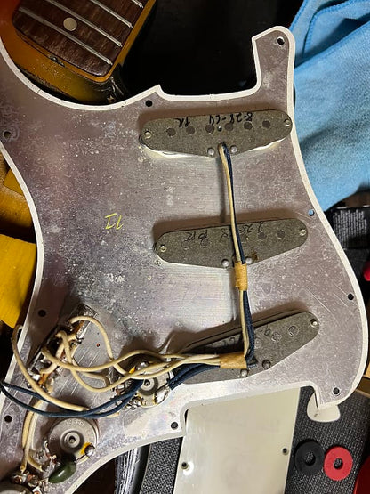 1968 Fender Stratocaster - Three-Tone Sunburst - 100% Original - OHSC