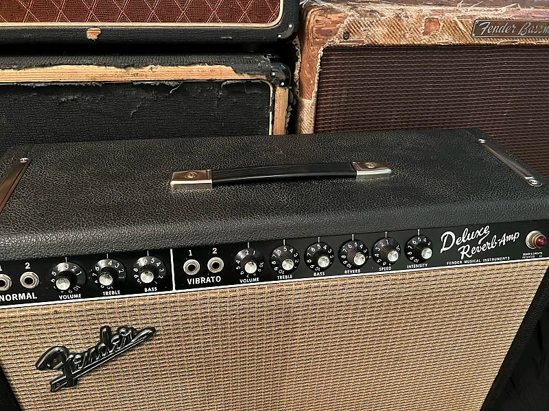 Fender Deluxe Reverb 2-Channel 22-Watt 1x12" Guitar Combo 1965