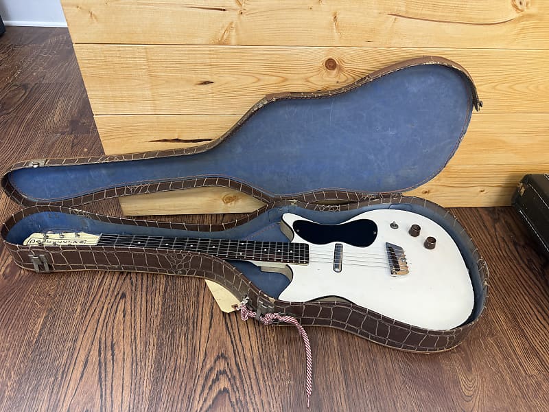 1959 Danelectro 6016 DC-1 Deluxe Single Pickup Shorthorn - White