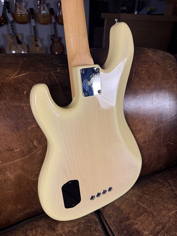1996 Fender American Deluxe Precision Bass with Maple Fretboard - White Blonde - OHSC